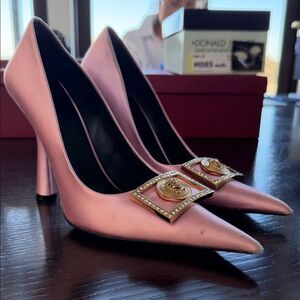 Versace Elegant Pink Heels with Gold Accents 38.5